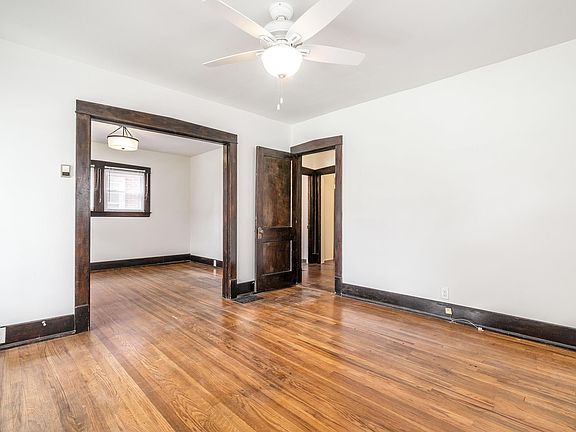 5th image of 625 Ervay Ave