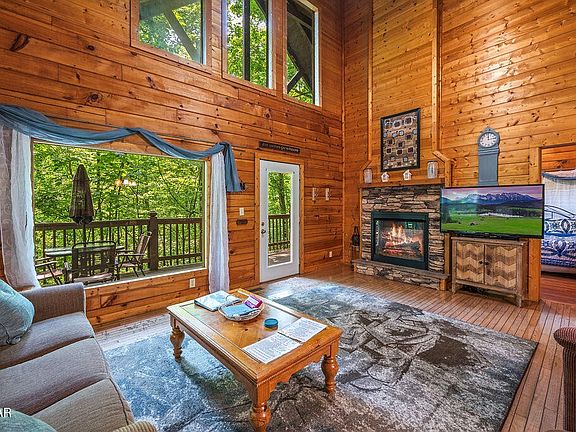 4th image of 528 Wildwood Forest Way