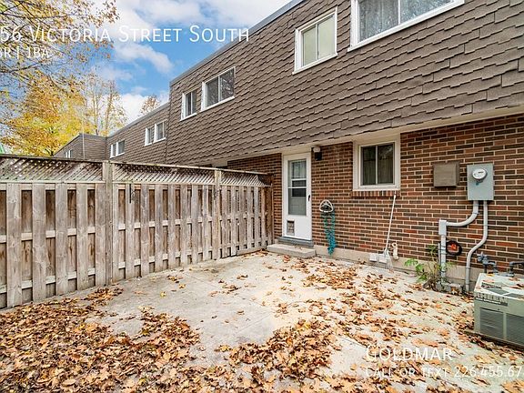 2nd image of 256 Victoria St S