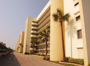 300 S Sykes Creek Pkwy APT 804, Merritt Island, FL 32952