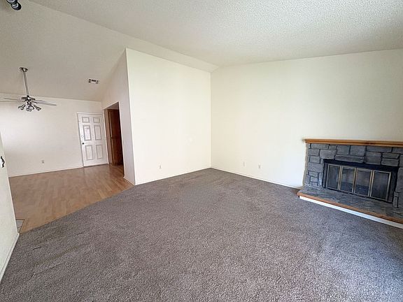 3rd image of 18246 Fairview Dr