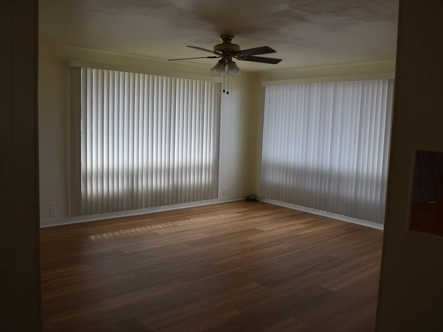 3 bed, 1353 sqft, $3,700 — Photo 3