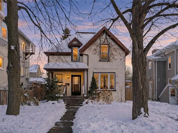 11 Heins Ave, Kitchener, ON N2G 1Z7