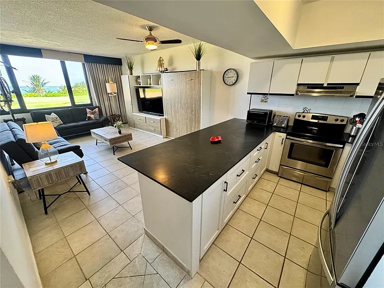 222 Beach Village Dr — Photo 2