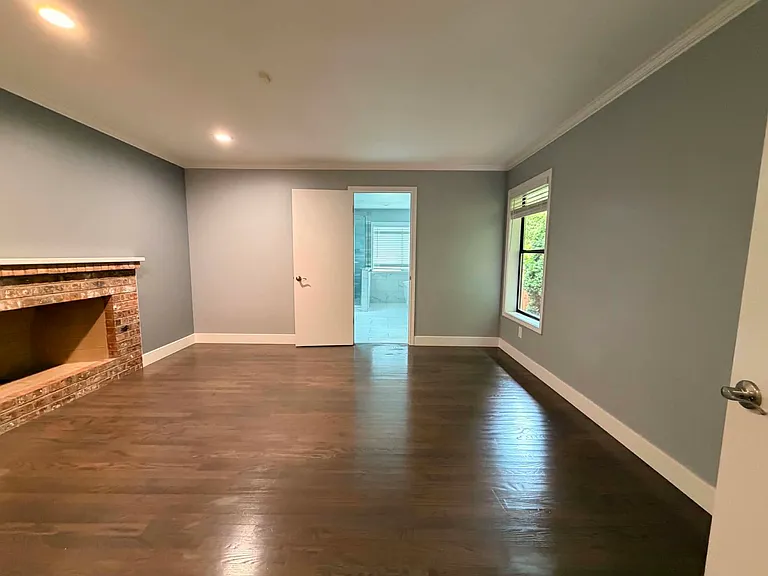 15017 NE 11th Pl — Photo 14