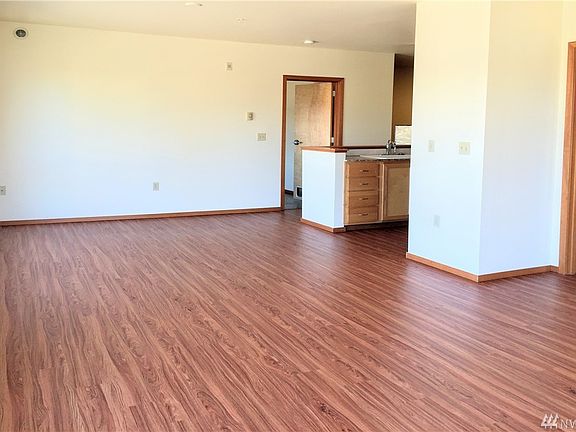 5th image of 210 W Pioneer Ave #222