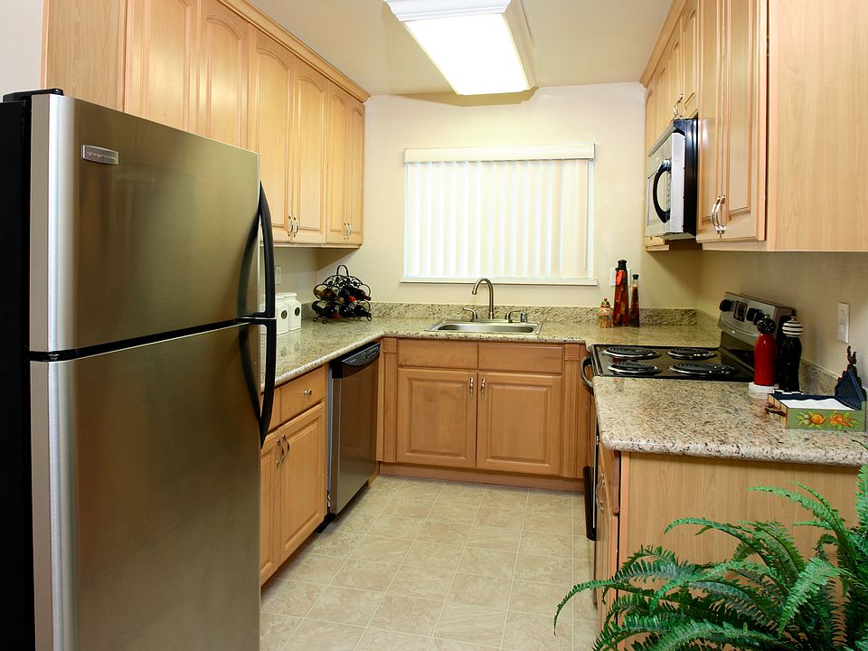 1st image of 445 Encinal Ave APT B