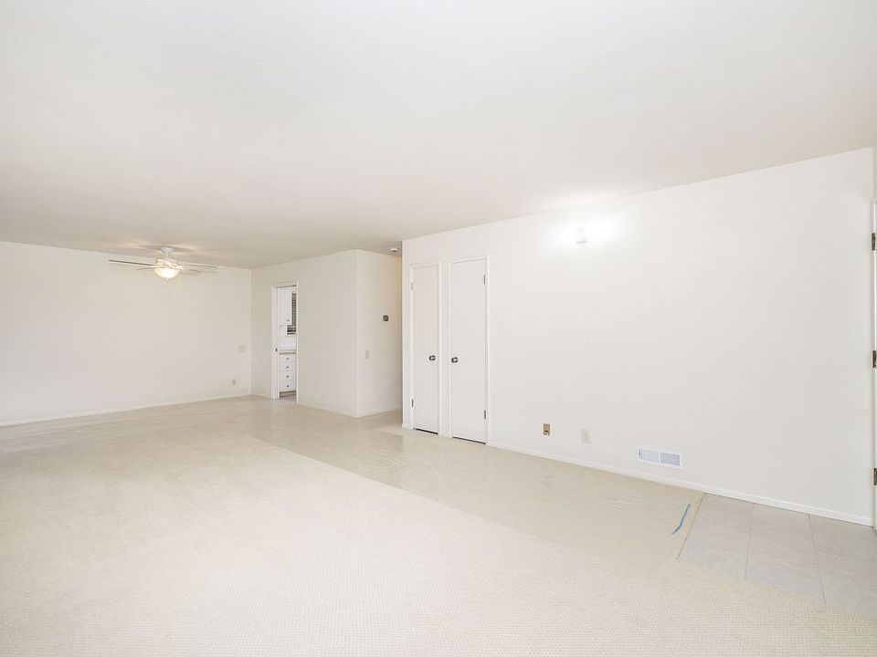 1st image of 1016 Middle Ave APT 7