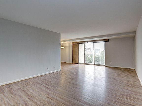 3rd image of 4977 Battery Ln Unit 1020