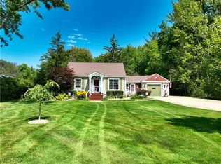 8574 Cedar Rd, Chesterland, OH 44026