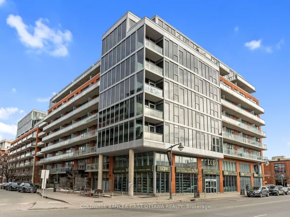 360 McLeod St #209, Ottawa, ON K2P 1A9