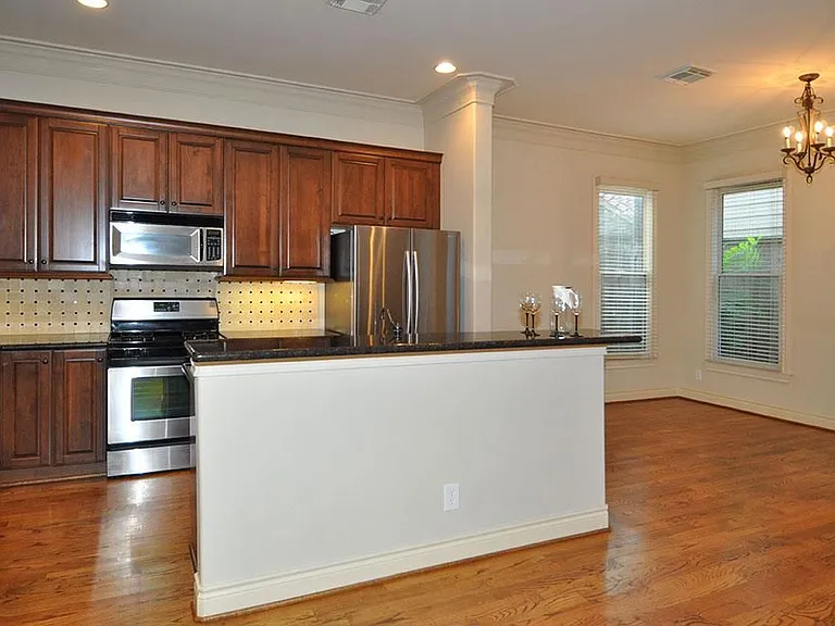 1412 Alabama St — Photo 10