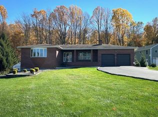 86 Gold Rd, Poughquag, NY 12570