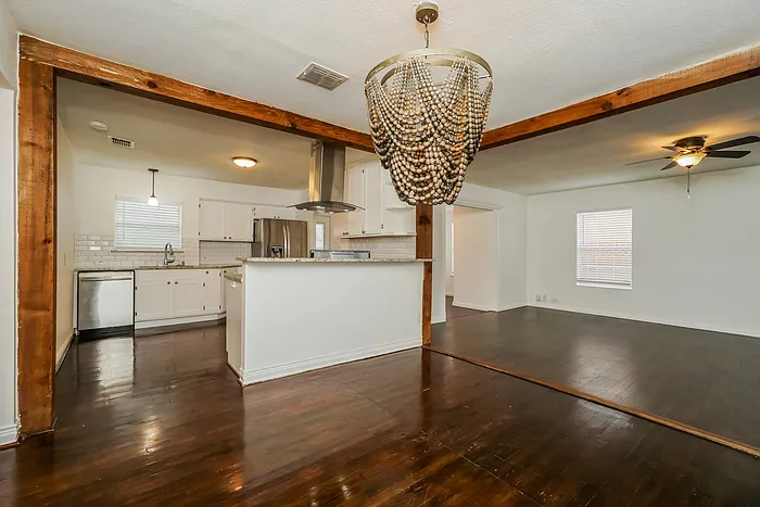 294 El Monte Blvd — Photo 4