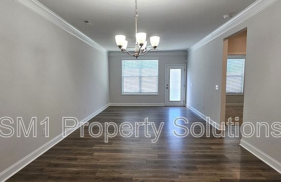 5th image of 218 Stamm Dr #1