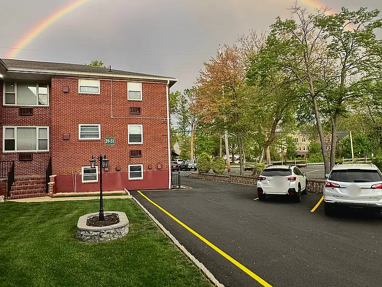 It's always a lucky day at Lafayette Park Apts!