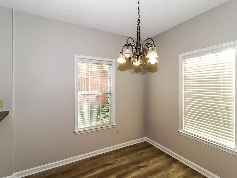 784 Breeze Way — Photo 7