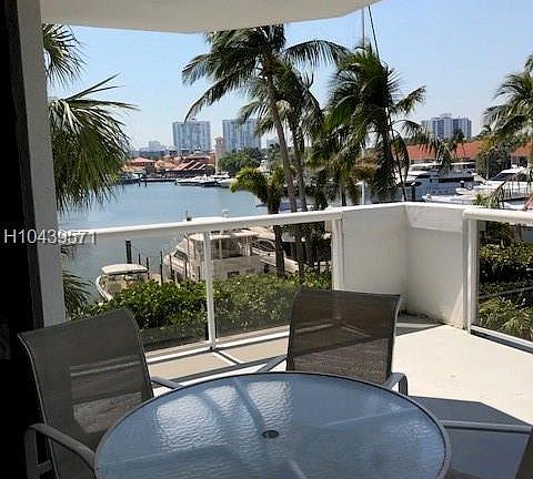 5th image of 3610 Yacht Club Dr APT 209