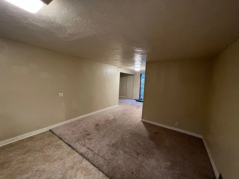 3960 University St — Photo 14
