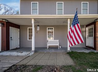 27 Trading Cove Drive, Norwich, CT 06360