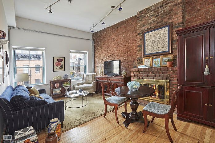 1st image of 256 W 21st St #4L