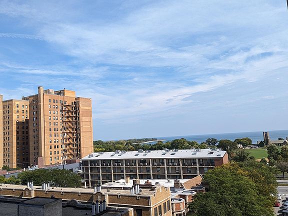 4th image of 3660 N Lake Shore Dr APT 808