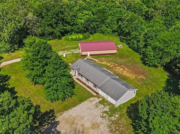 39232 Fitch Rd, Richmond, MO 64085