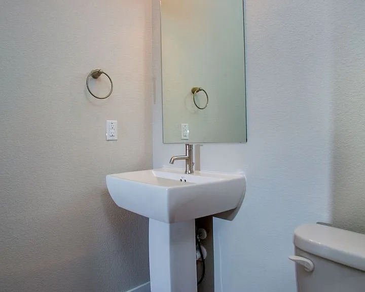 112 Lakeview Ct — Photo 13