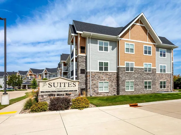 2592 Middle Rd #120, Bettendorf, IA 52722