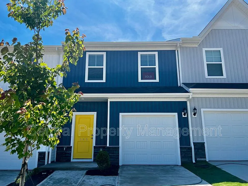 3 bed, 2.5 bath, 1470 sqft, $1,850 — Photo 2