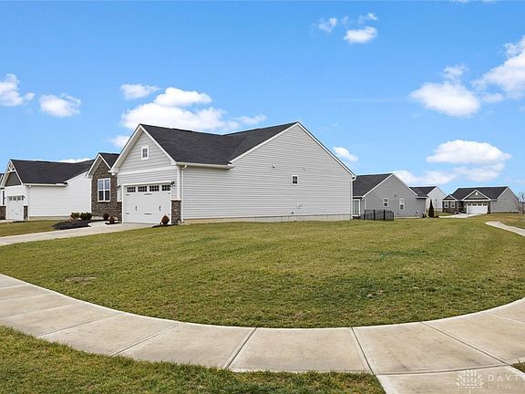 3rd image of 6694 Crystal Harbour Dr