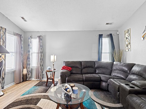 4th image of 2611 Santaro Ct