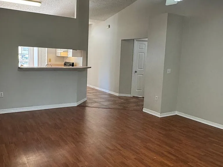 8039 Ridgeglen Cir E — Photo 16