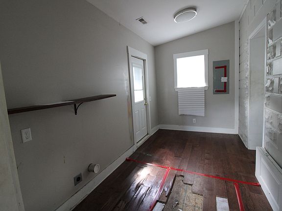 3rd image of 411 Florida Ave