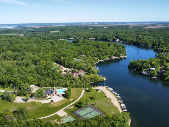 519 Lake Thunderbird Dr, Putnam, IL 61560