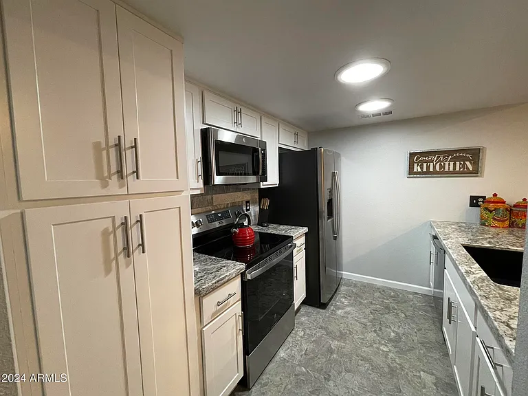 7811 E Park View Dr — Photo 9