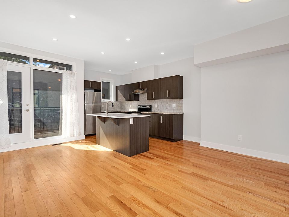 1st image of 940 Woodroffe Ave Unit 1