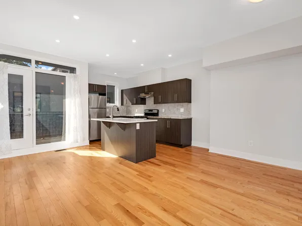 940 Woodroffe Ave Unit 1, Ottawa, ON K2A 3R7