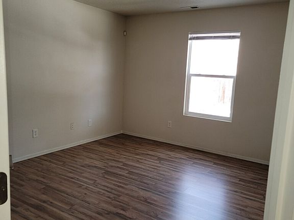 5th image of 16156 Settlement Ave