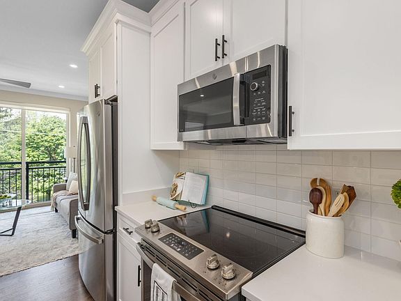 5th image of 1010 Corby Blvd Unit 302