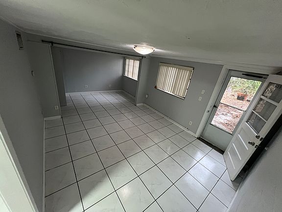 2nd image of 615 Hillcrest St APT B