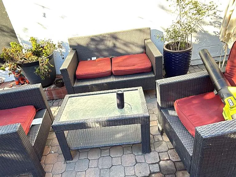 8632 Tyrone Ave — Photo 3