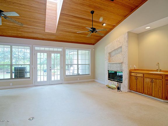 2nd image of 125 Summerfield Dr