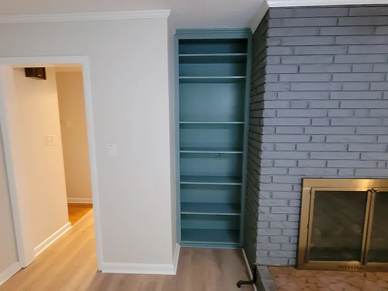 1303 Lorimer Rd — Photo 2