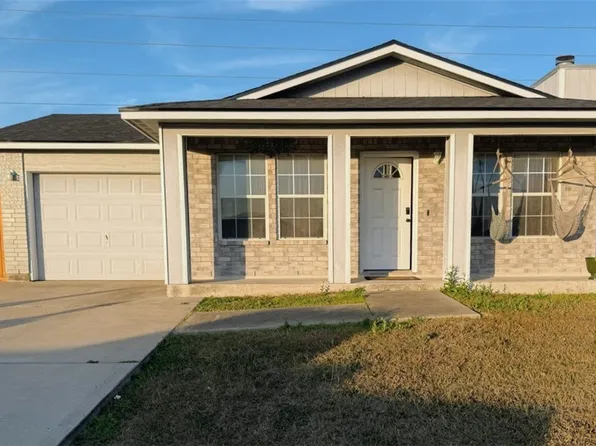 1938 El Monte St, Corpus Christi, TX 78417