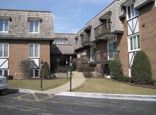 2300 W Talcott Rd APT 1B2, Park Ridge, IL 60068