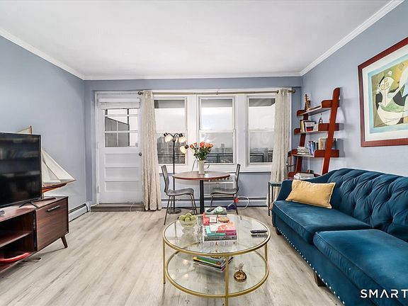 4th image of 30 Glenbrook Road APT 10F