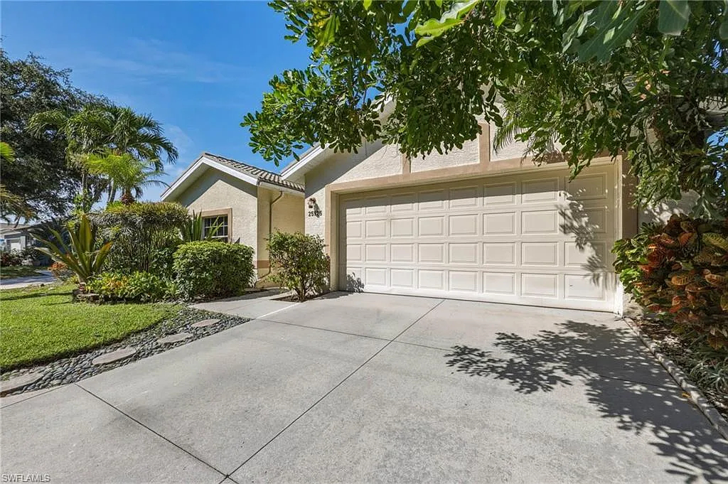 2 bed, 2.0 bath, 1498 sqft, $2,850 — Photo 3