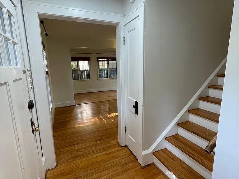 1404 E Park Pl — Photo 9