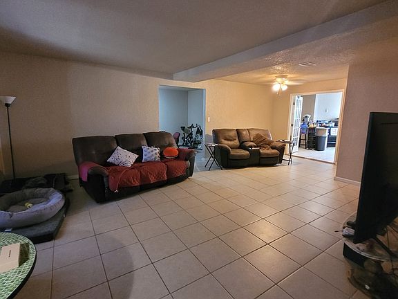 3rd image of 3402 STARBEND ST